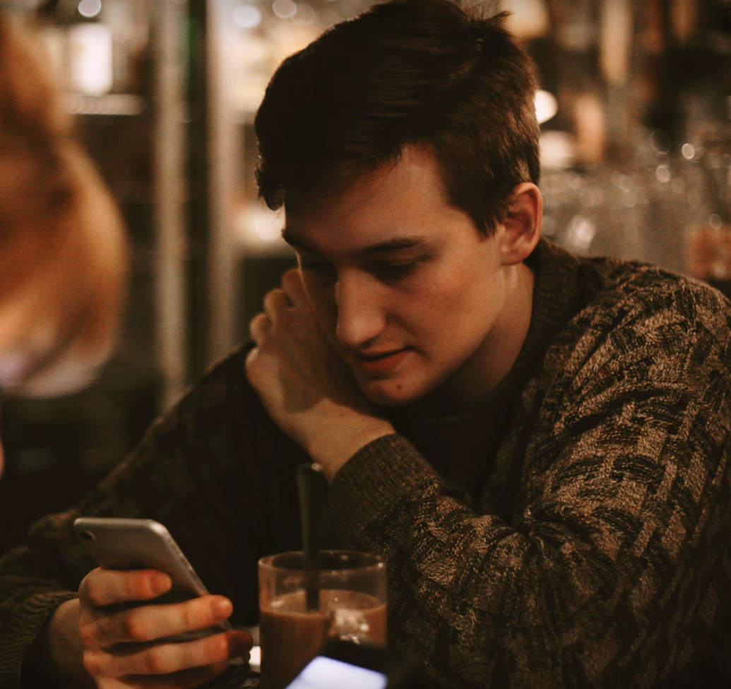 Love Me Tinder: A Psychological Perspective on Swiping
