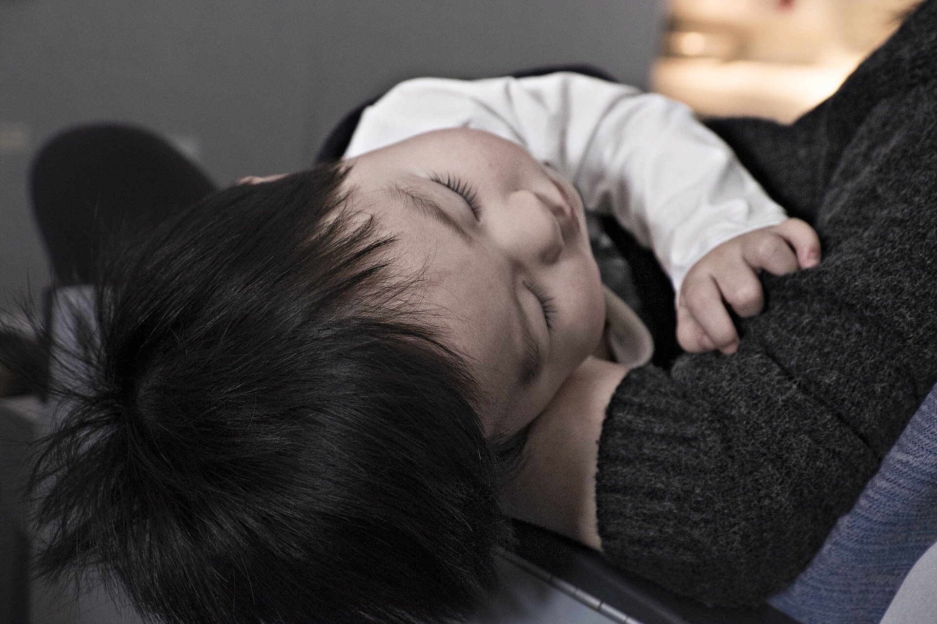 Do children who sleep more retain  more words?